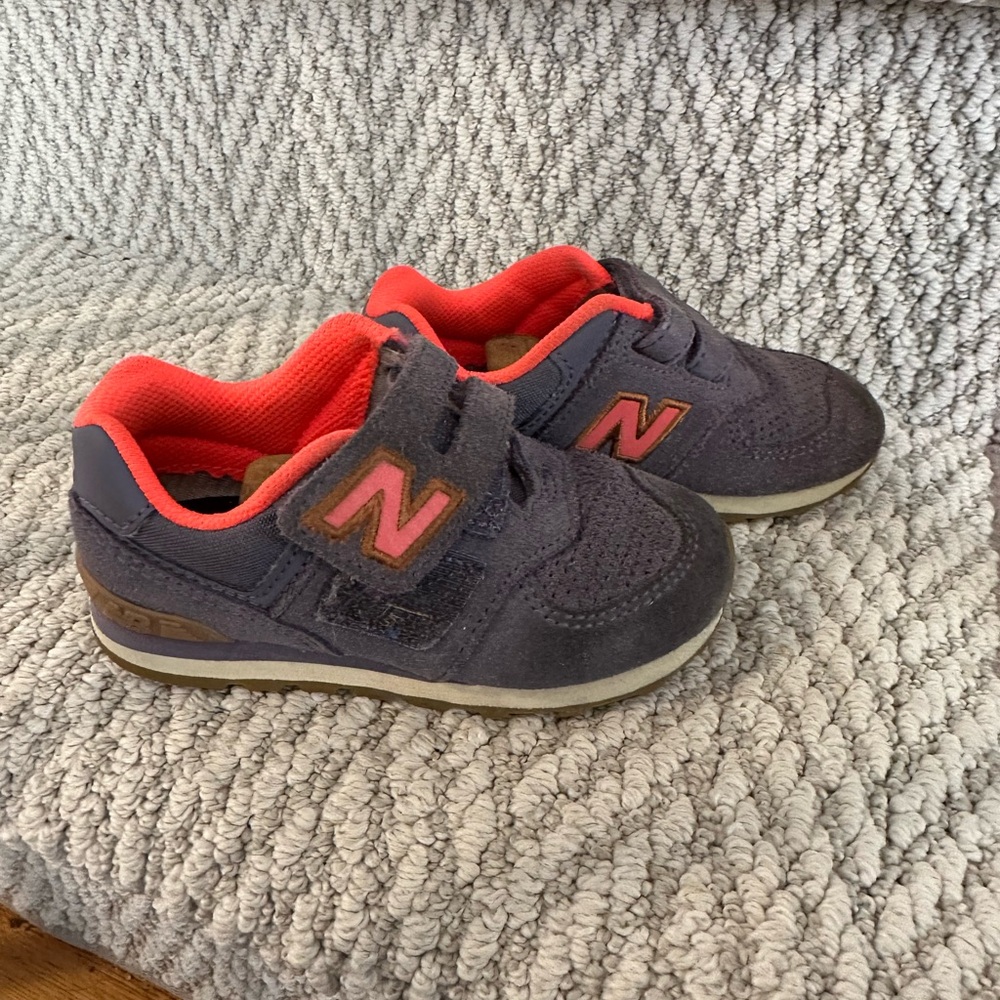 New Balance 574 Unisex Hook And Loop Sneaker Toddler Size 8